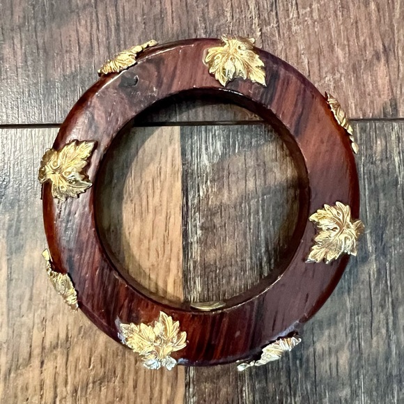 DOMINIQUE AURIENTIS Paris Vintage Wood Bangle with Leaf Motif - Picture 6 of 11